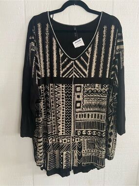 Edista size 3x nwt Madeline Black Top with Metallic Gold Geometric Print